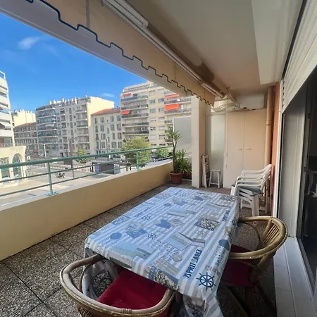 La Terrasse De Palais Des Arts شقة
