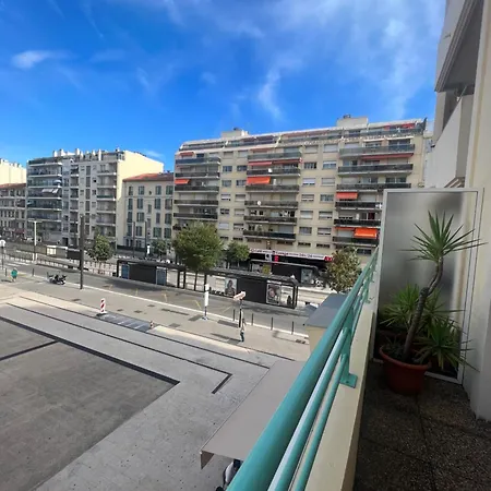 La Terrasse De Palais Des Arts Nice